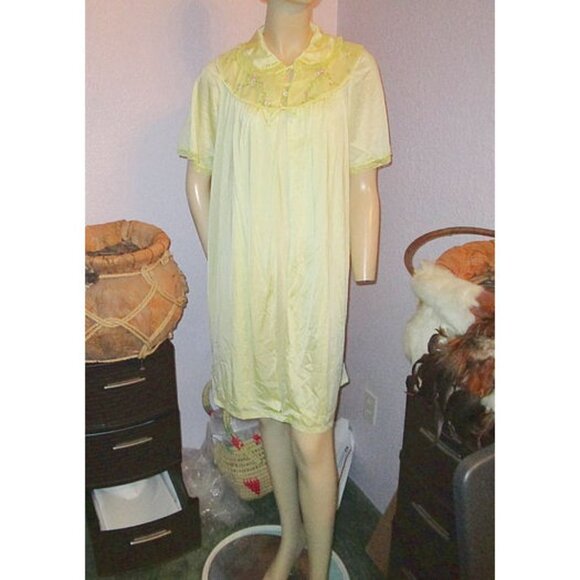 Vtg Nightgown & Robe Peignoir Set Size M Satin 2 Piece Lace Embroidered 60s - Picture 6 of 12